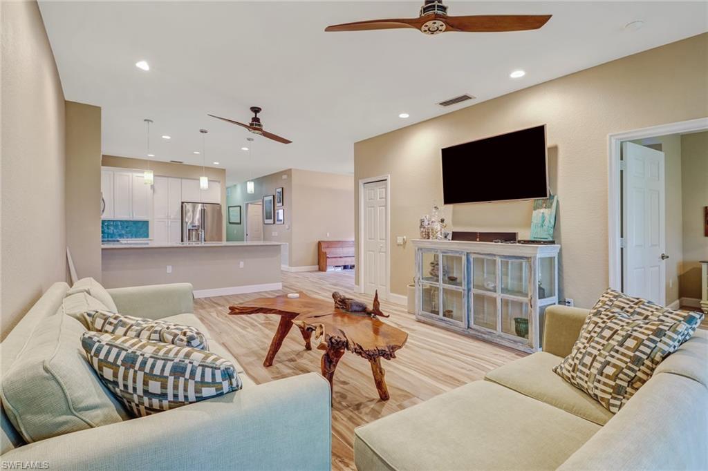 10037 Heather LN 403 photo 6