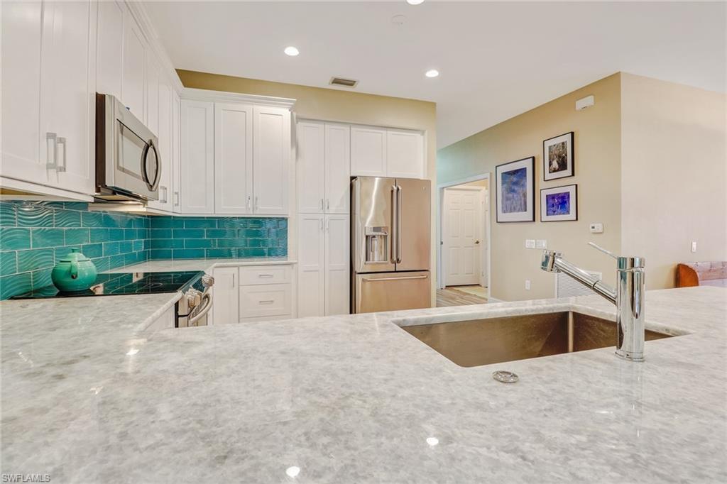 10037 Heather LN 403 photo 13