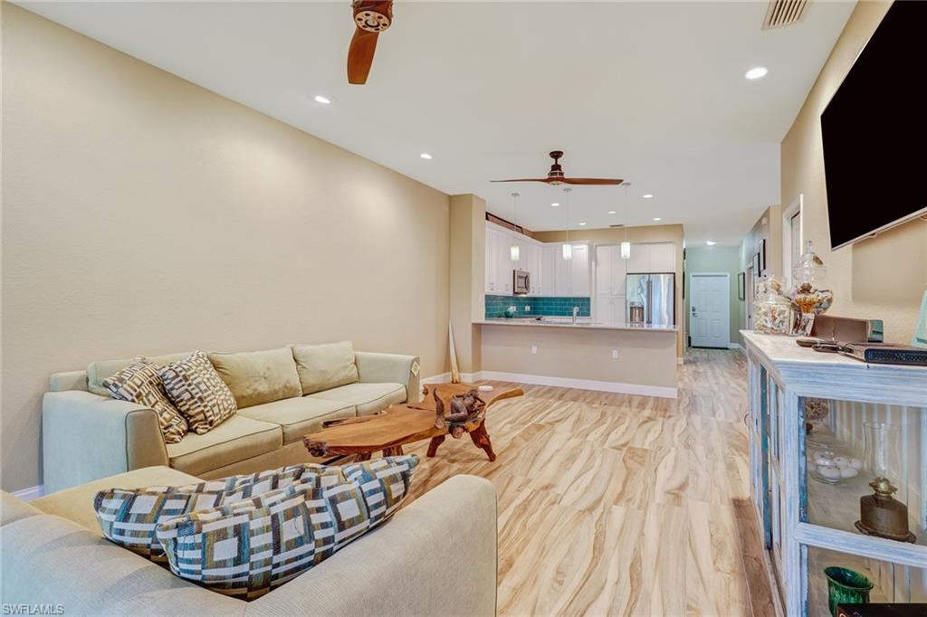 10037 Heather LN 403 photo 7