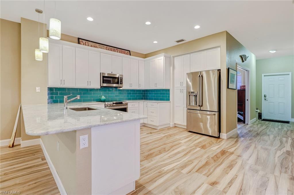 10037 Heather LN 403 photo 10