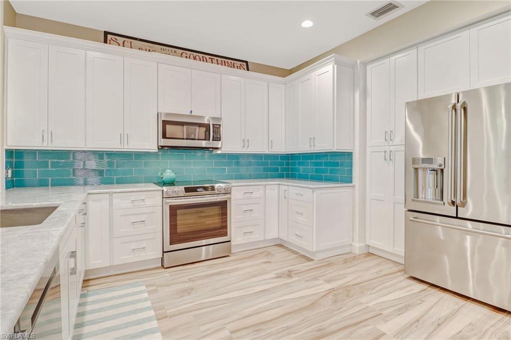 10037 Heather LN 403 photo 11
