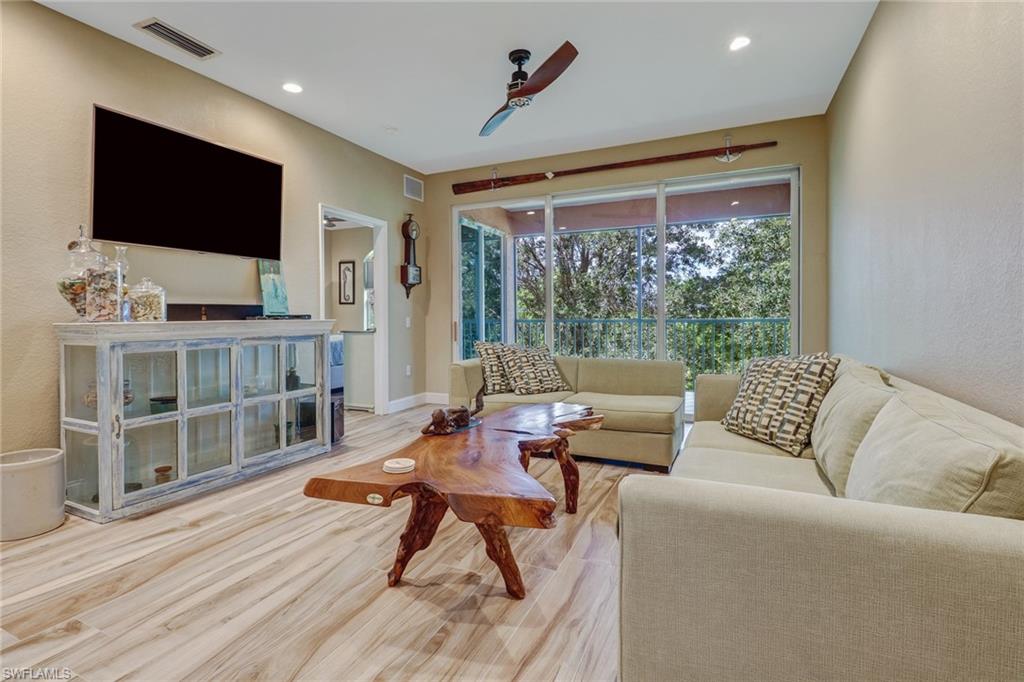 10037 Heather LN 403 photo 8