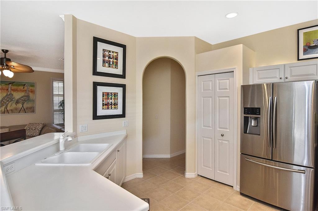 8156 Woodridge Pointe DR photo 28