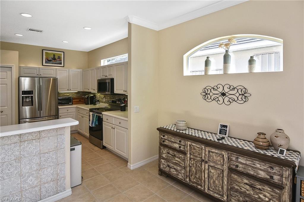 8156 Woodridge Pointe DR photo 25