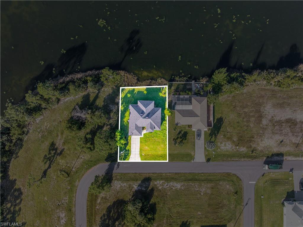 View of subject property featuring property parcel outlined