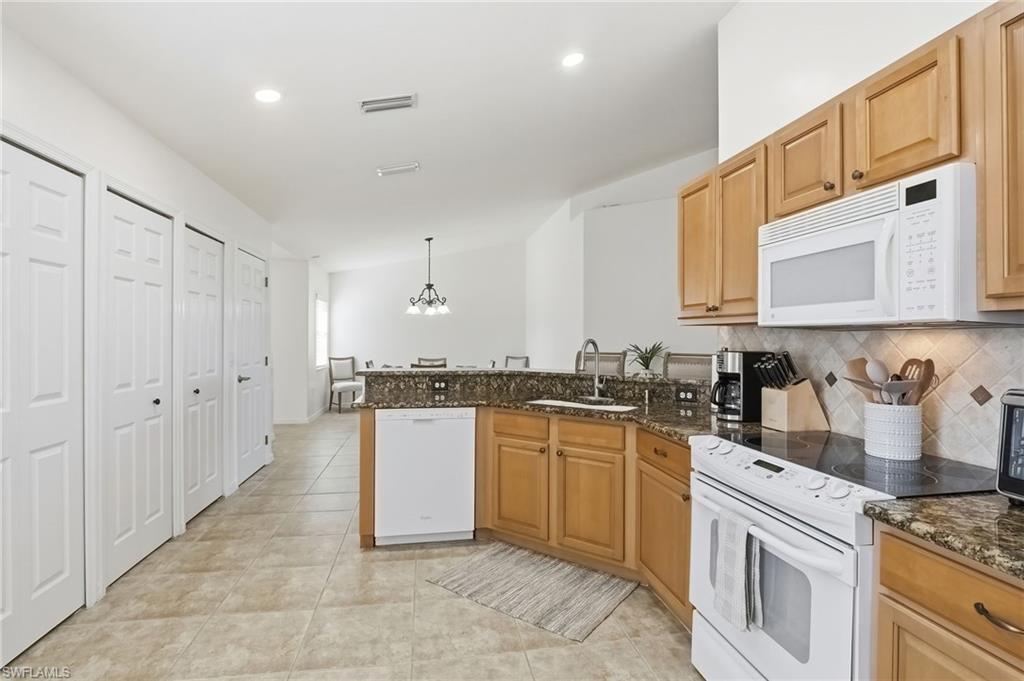 11029 Mill Creek WAY 405 photo 7