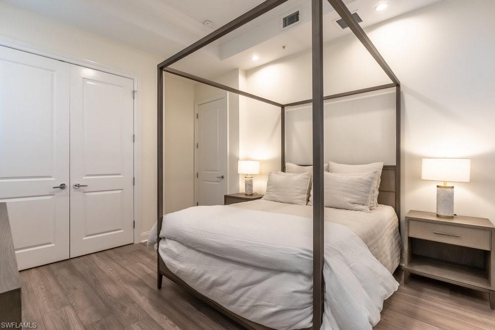 2nd guest bedroom, queen bed