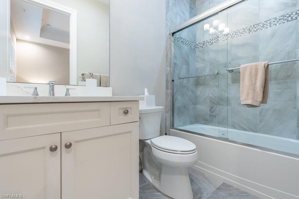 3rd en-suite bathroom with tub and shower