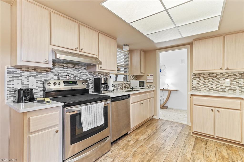 5549 Boynton LN