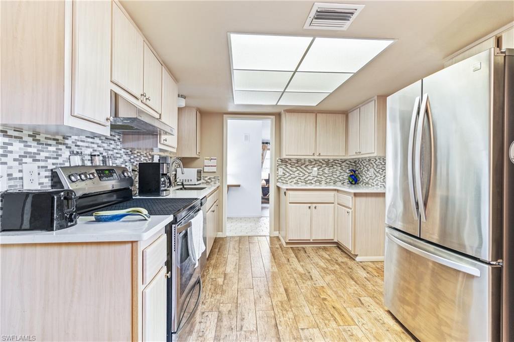 5549 Boynton LN