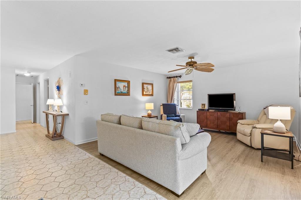 5549 Boynton LN photo 9