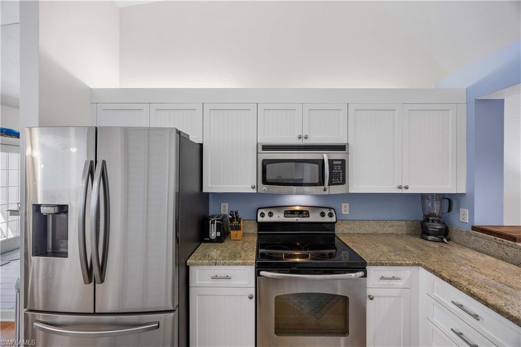 7050 Barrington CIR 202 photo 16