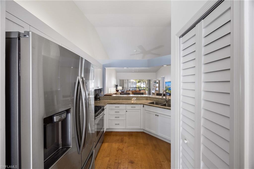 7050 Barrington CIR 202 photo 14
