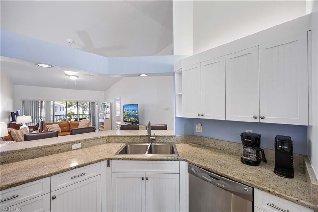 7050 Barrington CIR 202 photo 15