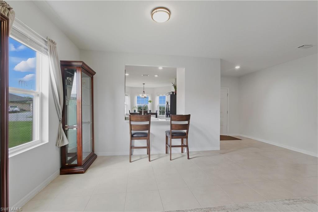 314 SE Van Loon TER photo 10