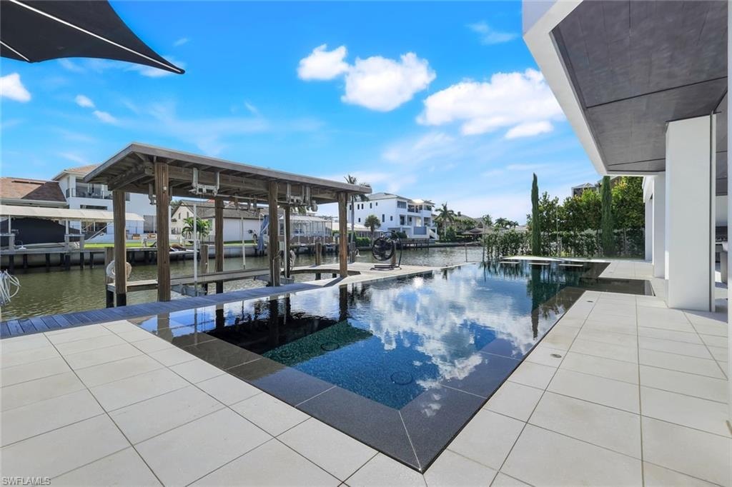 260 Channel DR photo 38