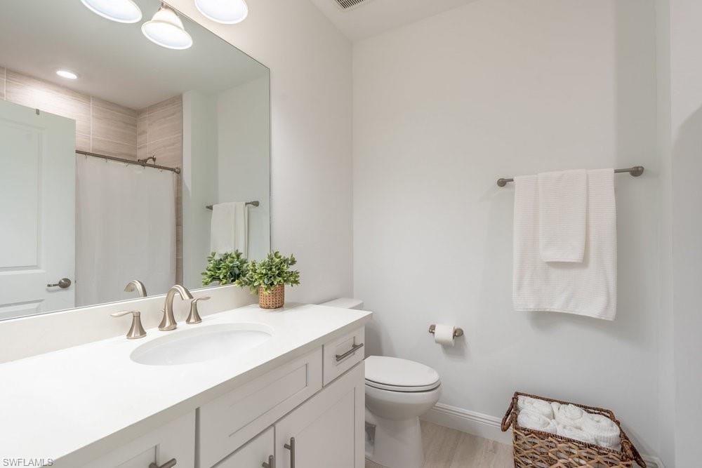 Double sinks primary bath