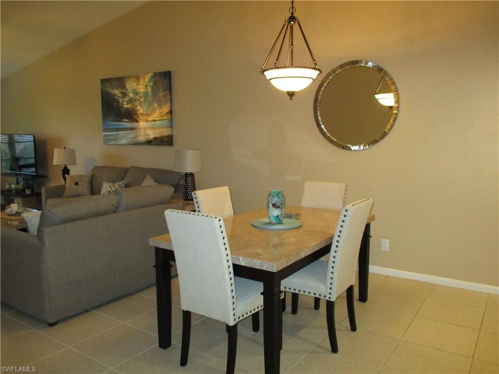 Dining Room w/ table and 4 chairs