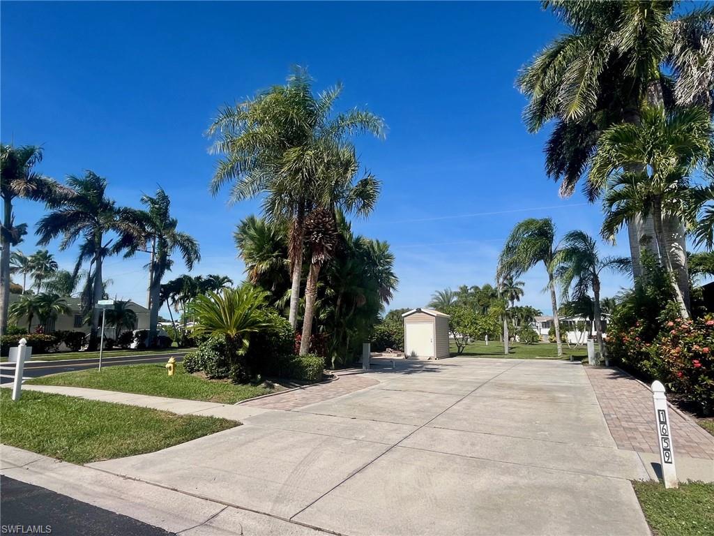 1659 Diamond Lake CIR