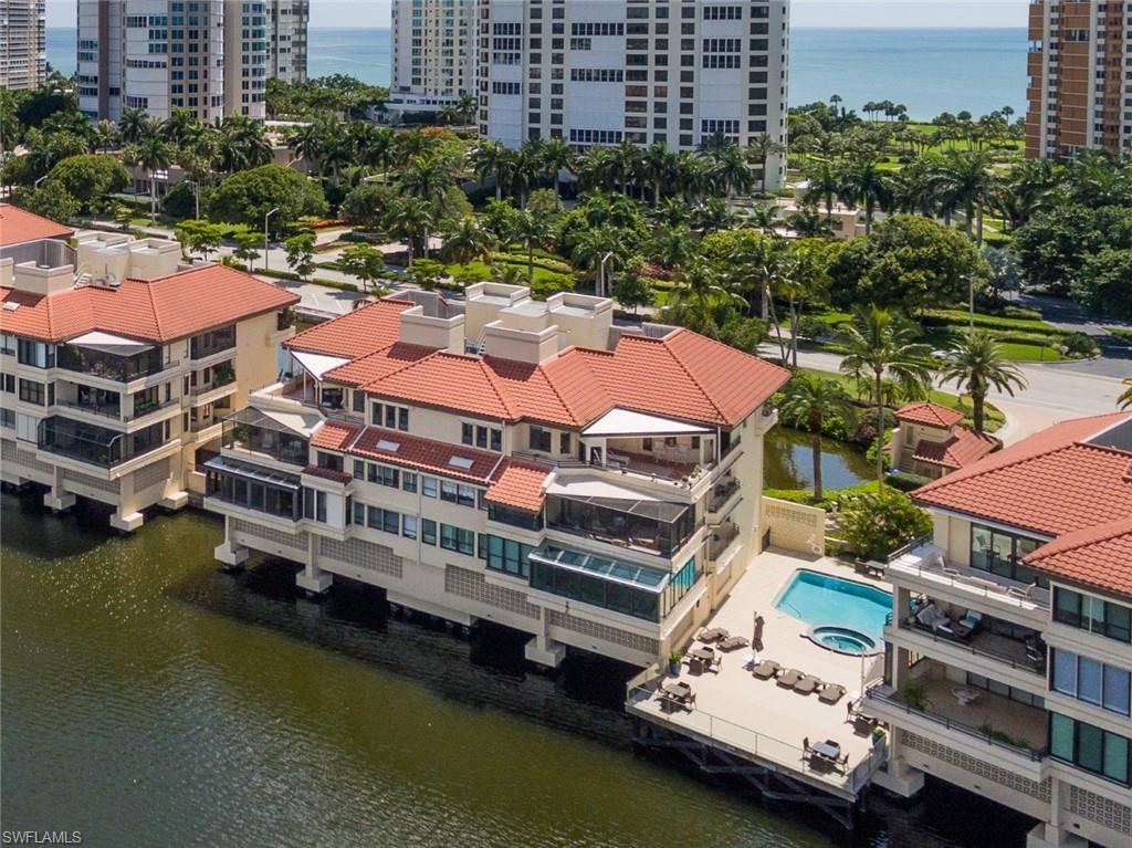 4400 Gulf Shore BLVD N 3-305