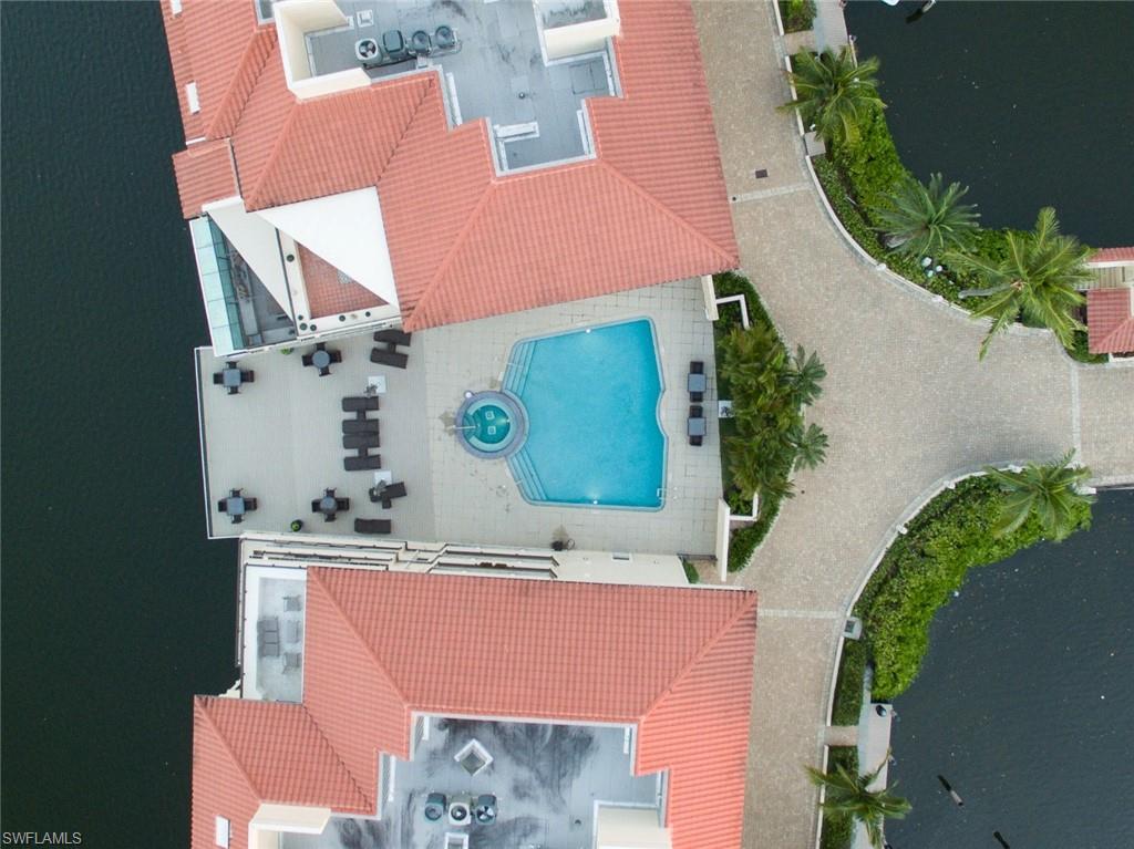 4400 Gulf Shore BLVD N 3-305