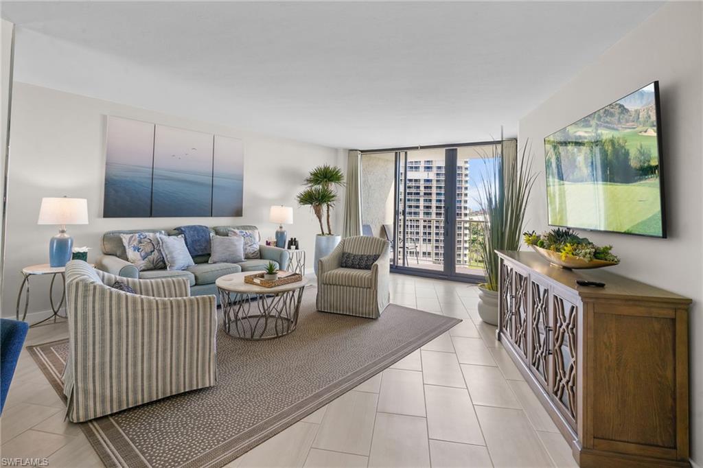 380 Seaview CT 1107