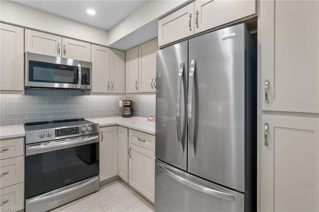 380 Seaview CT 1107 photo 11
