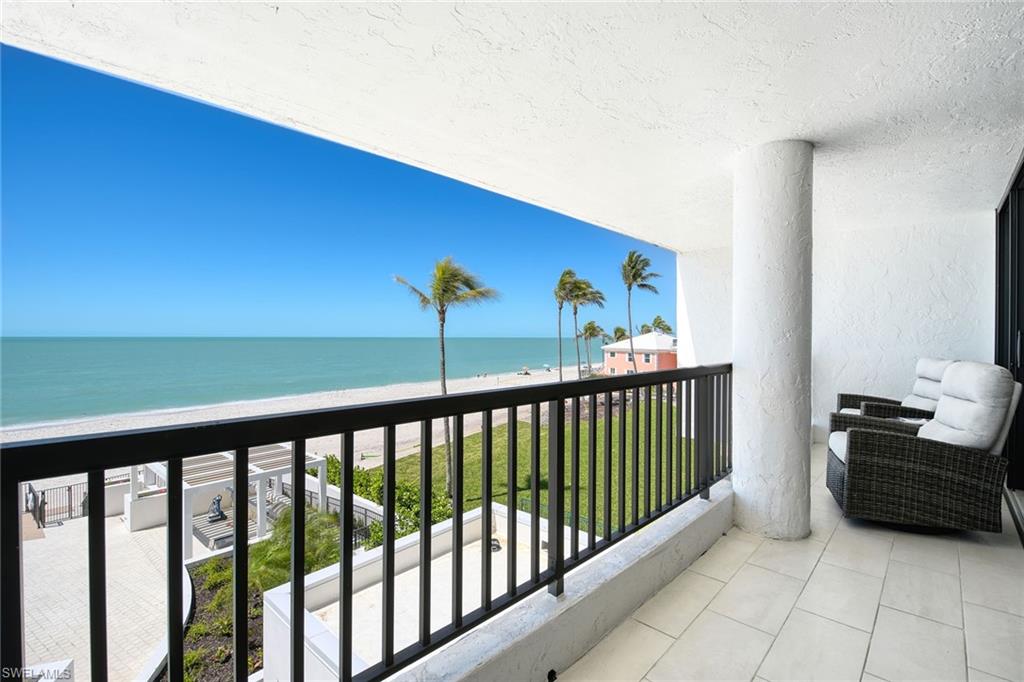 2389 Gulf Shore BLVD N 302 photo 27