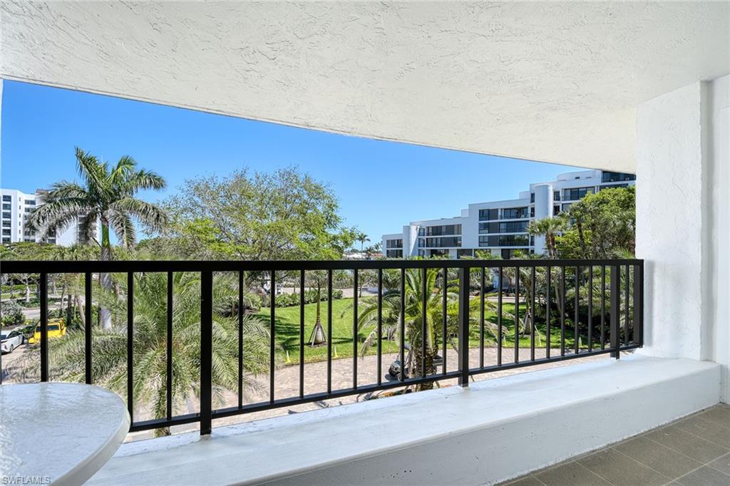 2389 Gulf Shore BLVD N 302 photo 28