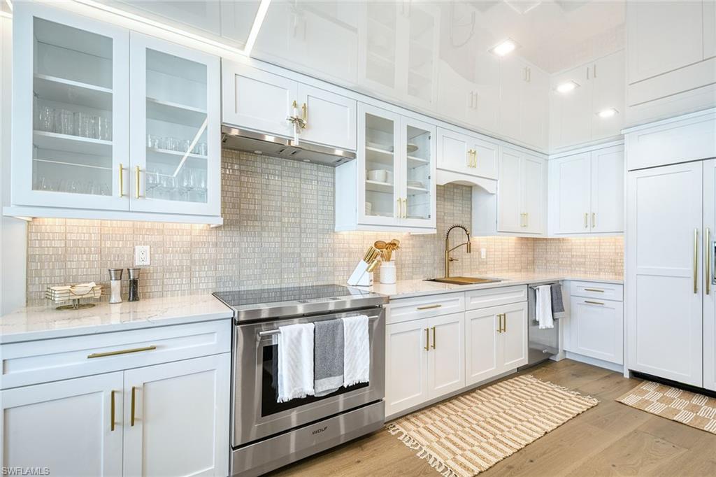 2389 Gulf Shore BLVD N 302 photo 10
