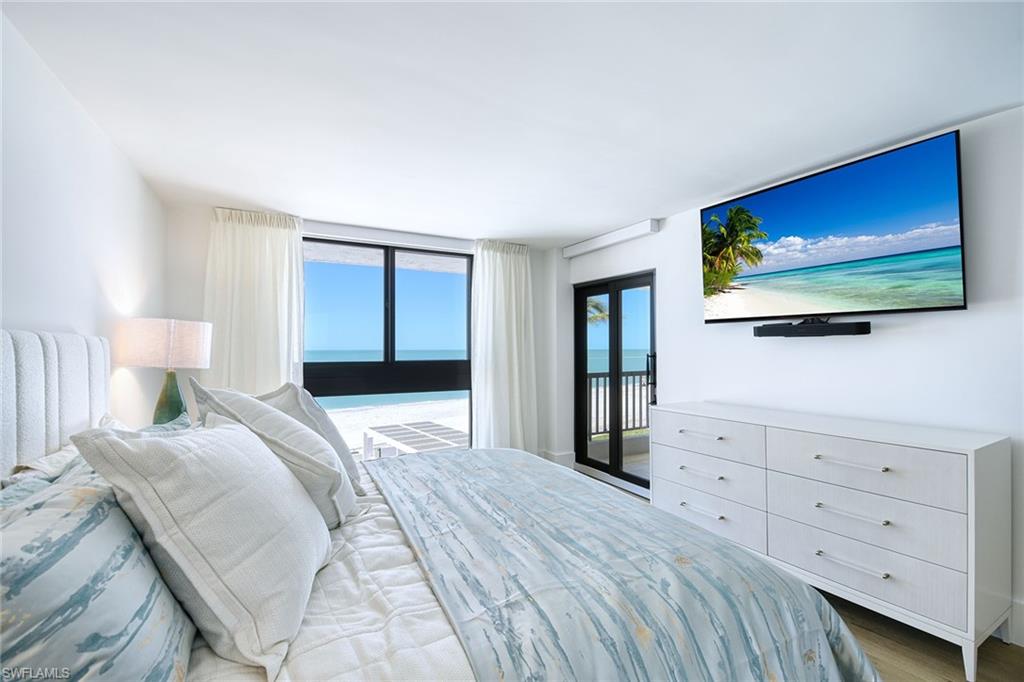 2389 Gulf Shore BLVD N 302 photo 19