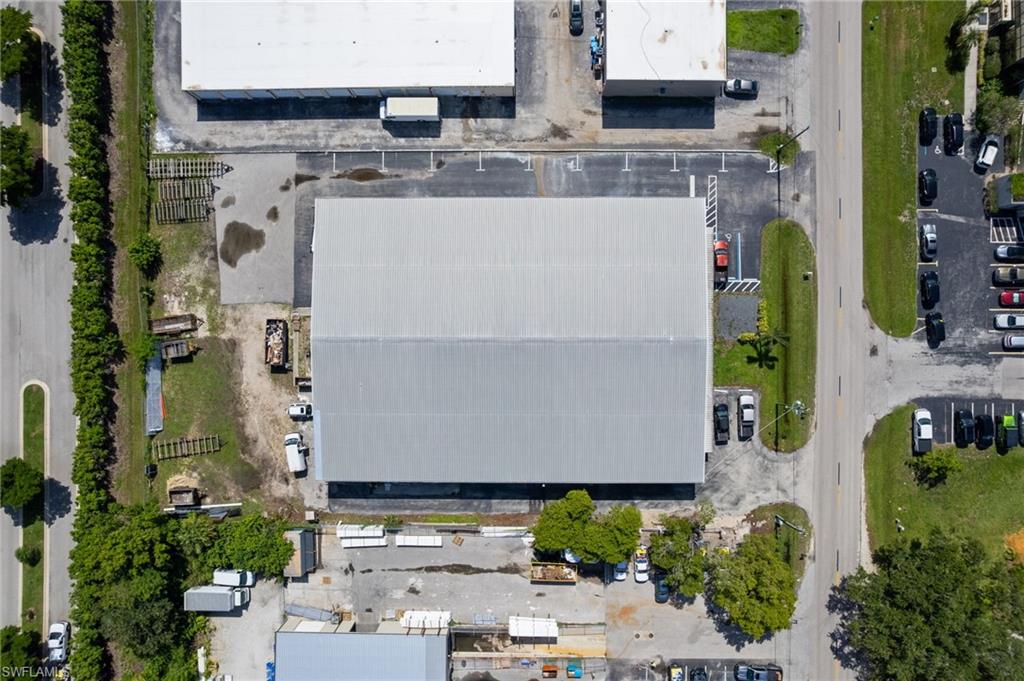 Aerial view of property and surrounding area