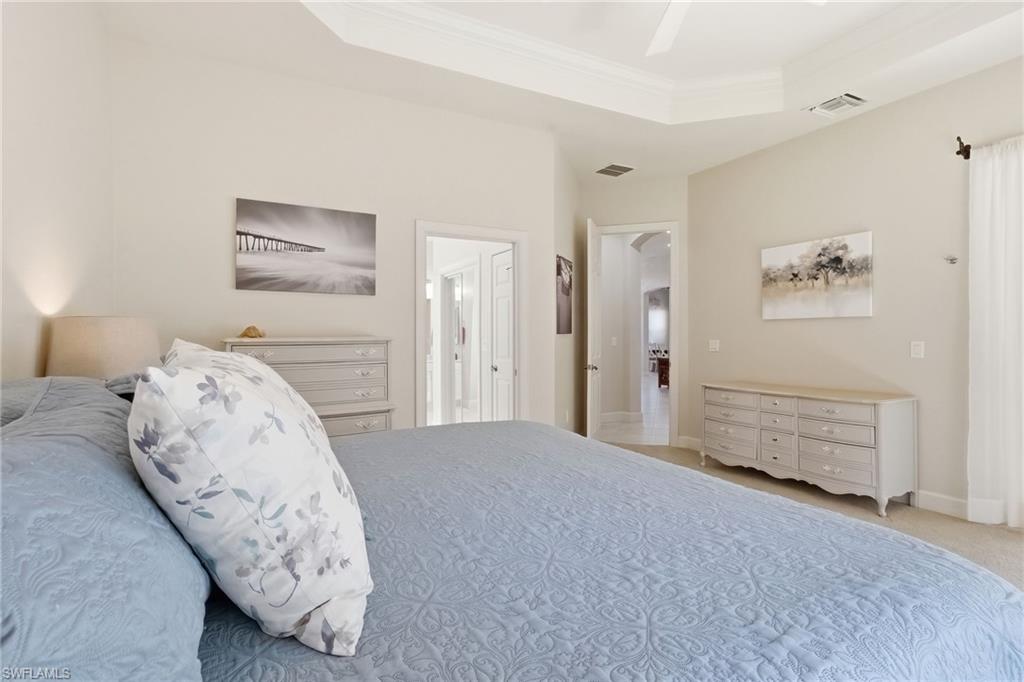 King size bed
