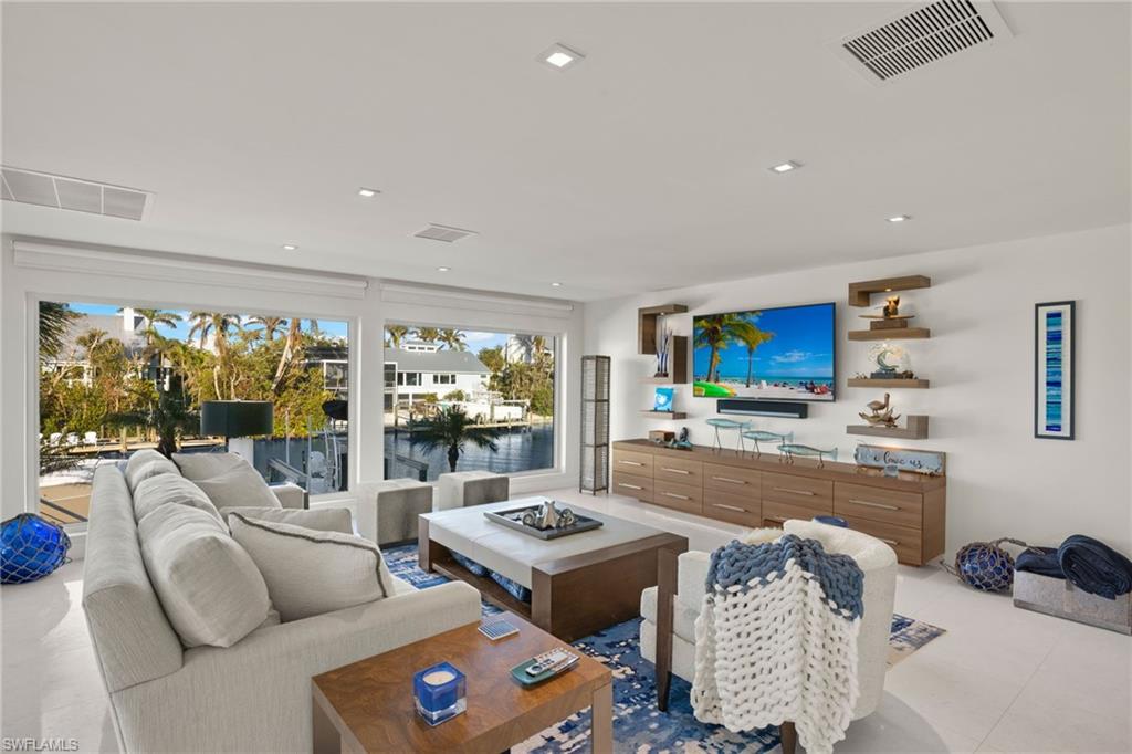 1290 Bay DR photo 13