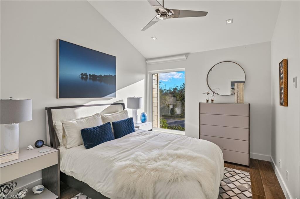 1290 Bay DR photo 30