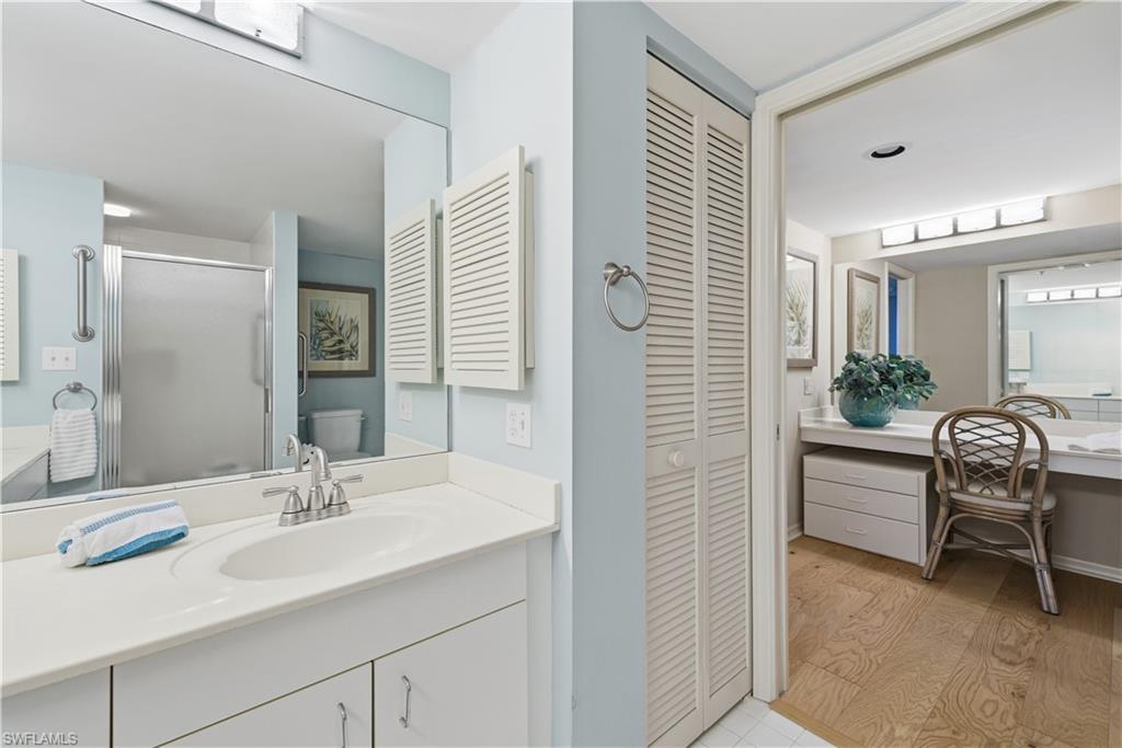 Alternate Master Bath View