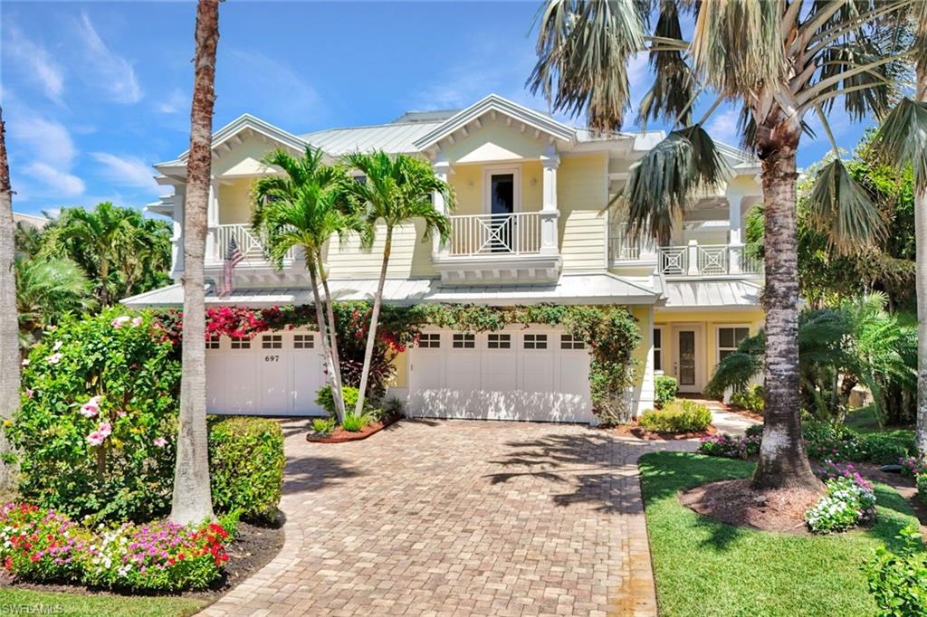 Beautiful view of the house and driveway