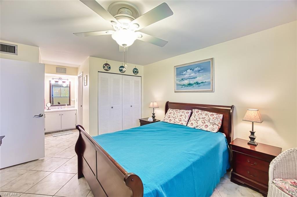 Bedroom with a closet, ceiling fan
