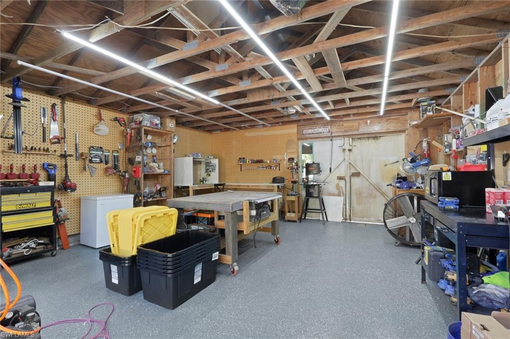 20x20 Workshop/ 2 Car Garage