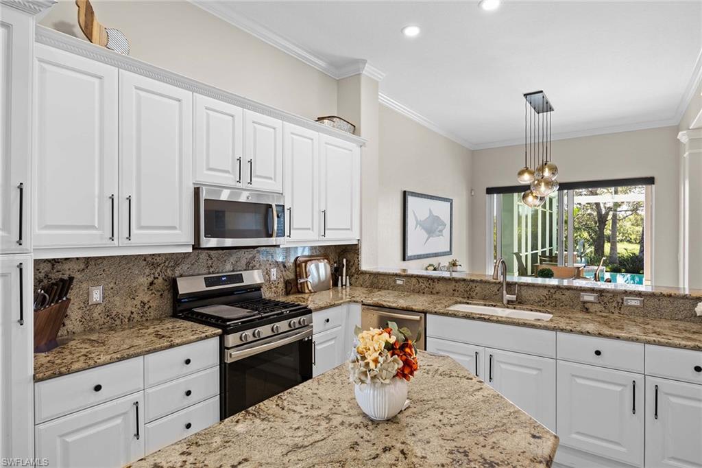 8446 Mallards WAY photo 14