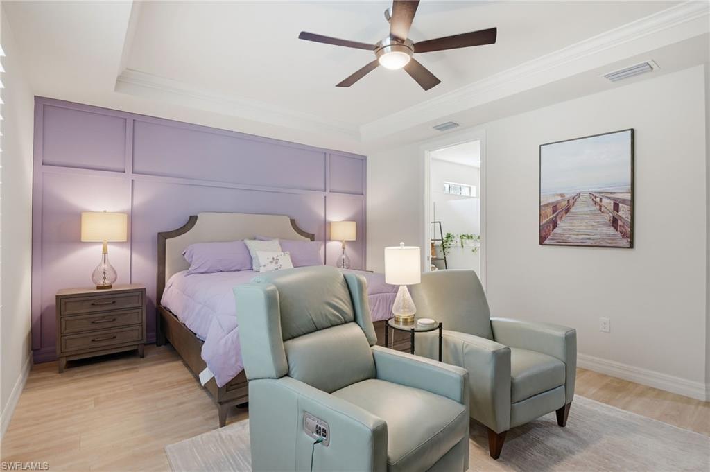 King size bed