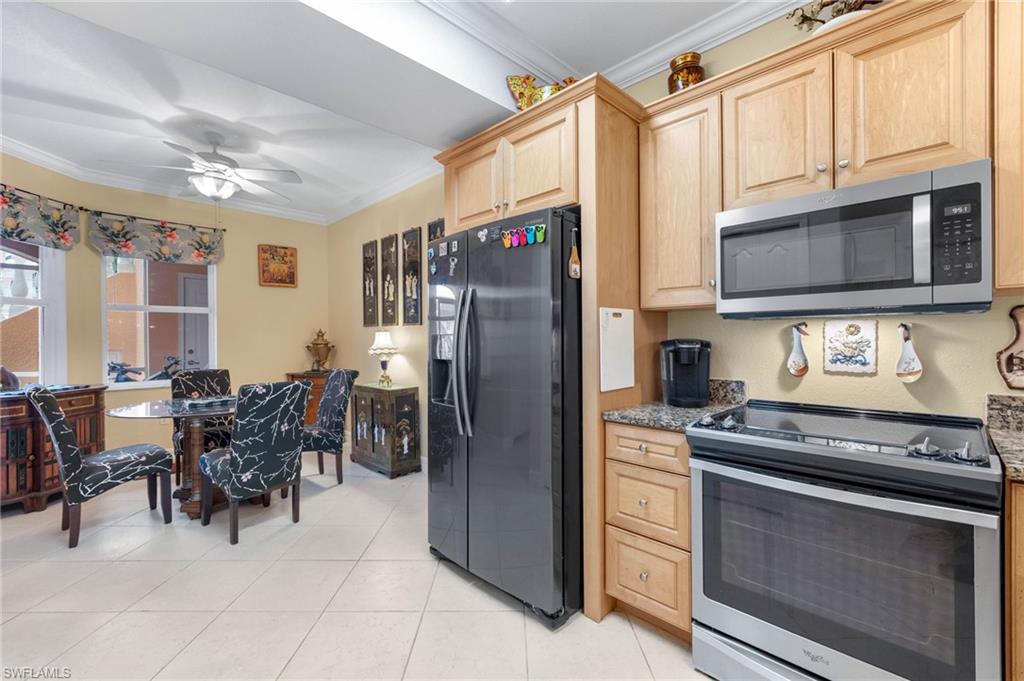 4566 SE 5th PL 105 photo 8