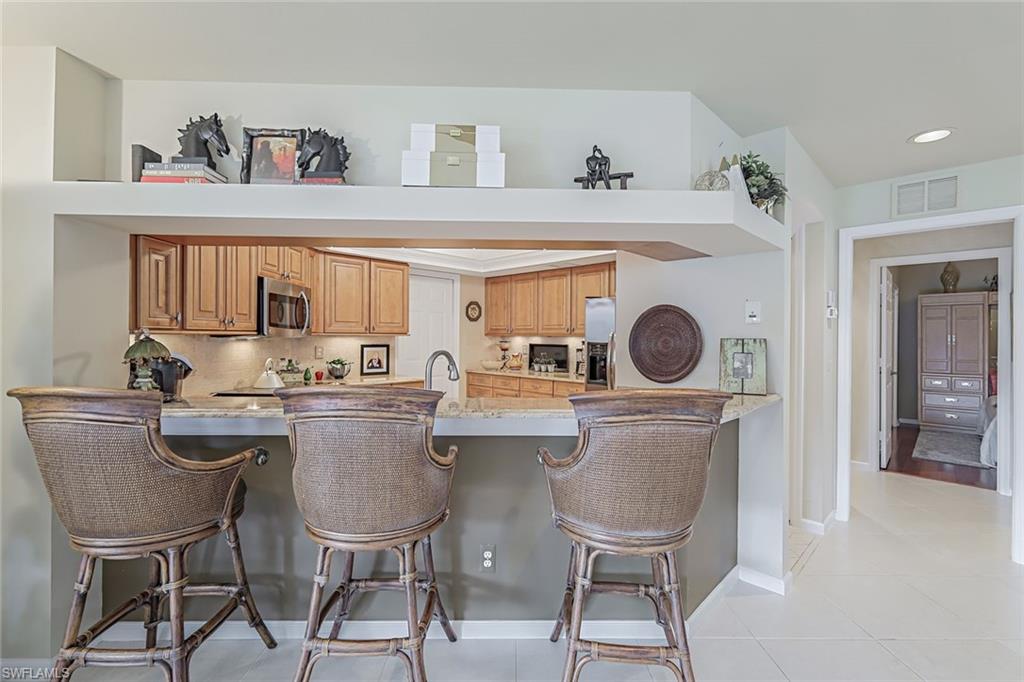 8471 Abbington CIR 1111 photo 6