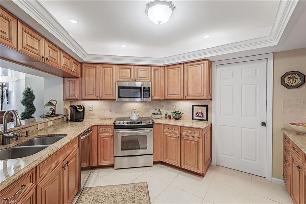 8471 Abbington CIR 1111 photo 7