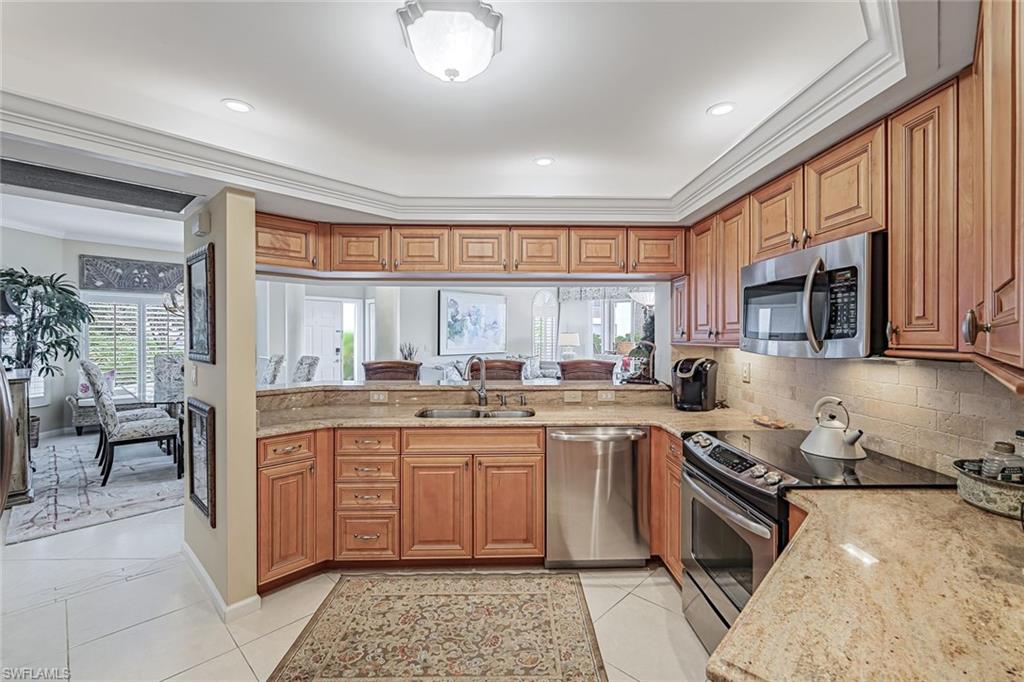 8471 Abbington CIR 1111 photo 8