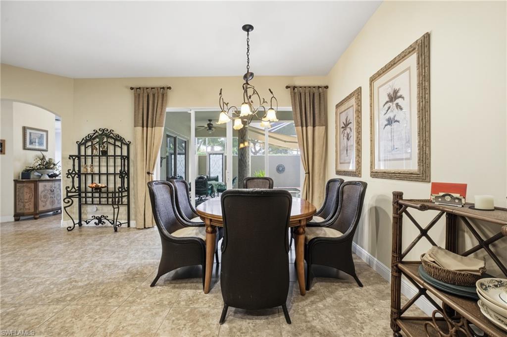 Kitchen dining area
