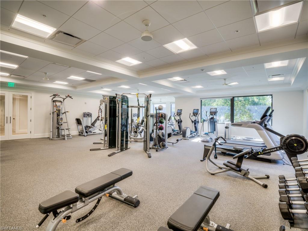 24/7 fitness center