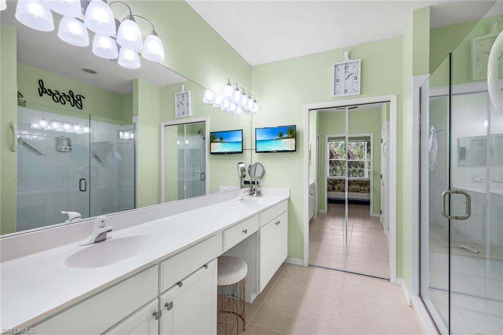 Dual Sinks, Seamless Shower Door