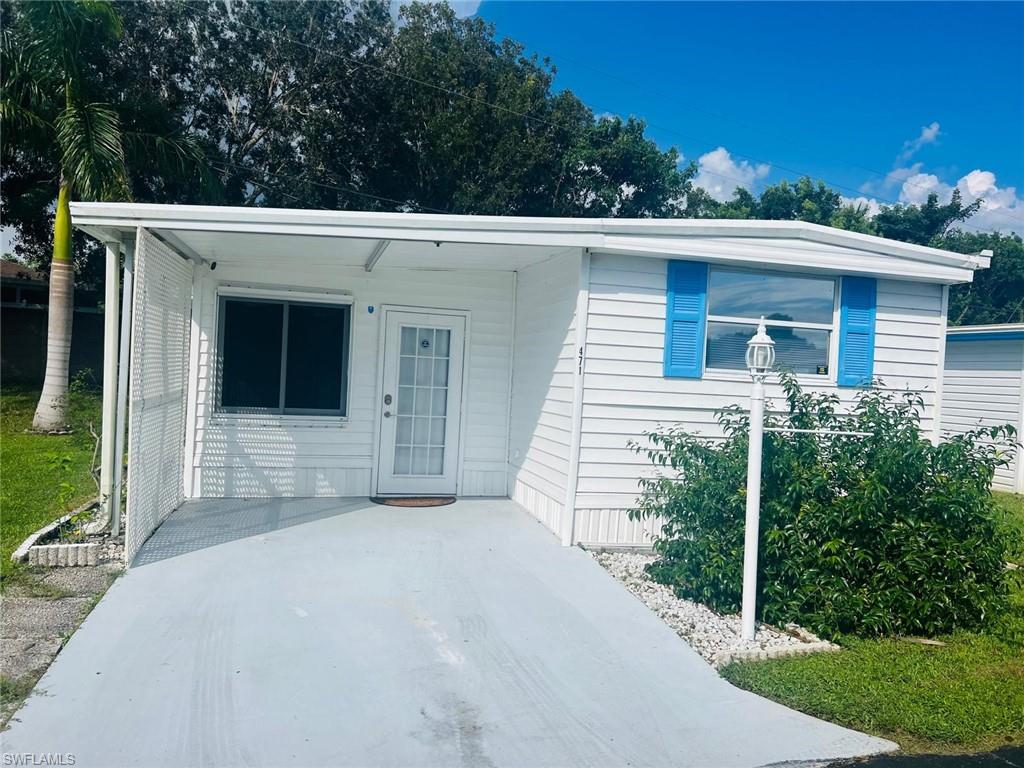 View of manufactured / mobile home