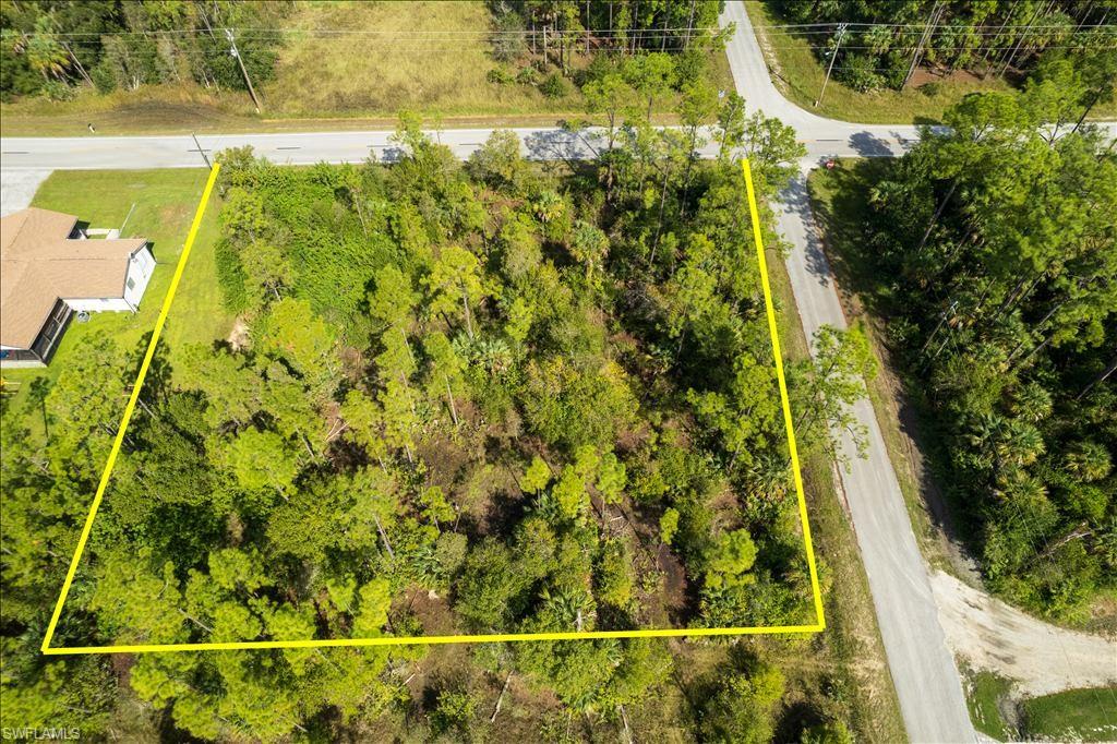 Aerial overview of property's location featuring property boundaries highlighted